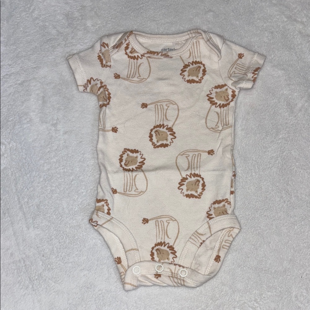(3 for $10) carters Lion Print Cream Baby Onesie bodysuit 🦁